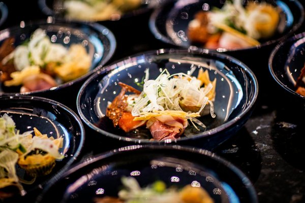 What are the challenges faced by UK kitchen restaurants in sourcing fresh produce?